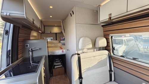 фото Hymer Grand Canyon S Crossover